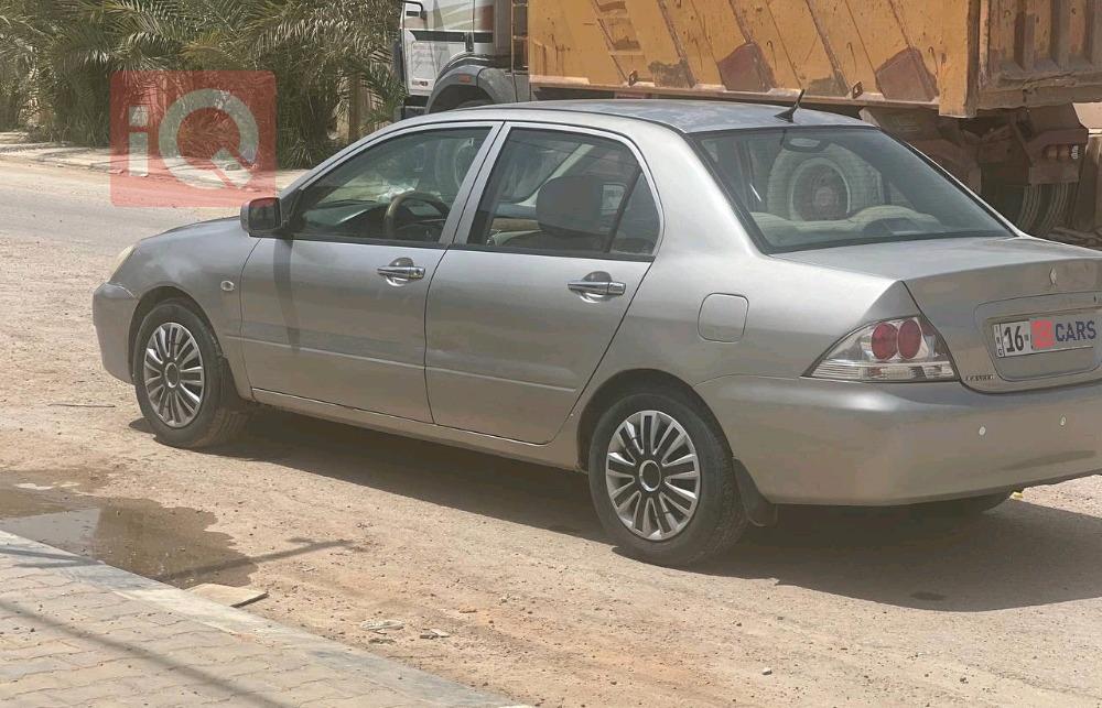 میتسوبیشی لانسەر